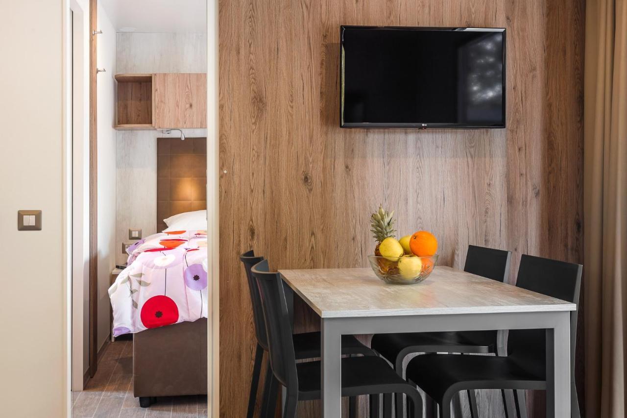 Premium Camping Homes Santa Marina, Lanterna Tar-Vabriga エクステリア 写真