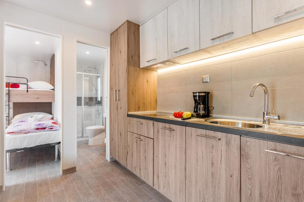 Premium Camping Homes Santa Marina, Lanterna Tar-Vabriga エクステリア 写真
