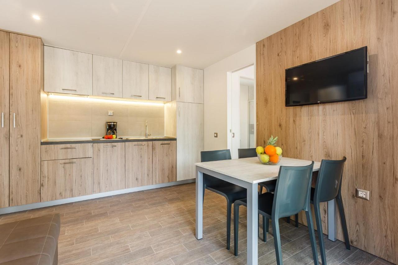 Premium Camping Homes Santa Marina, Lanterna Tar-Vabriga エクステリア 写真